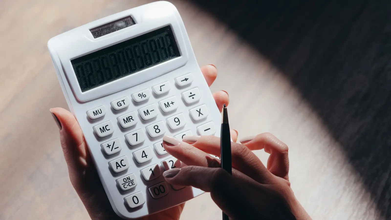 Calculating costs with a calculator