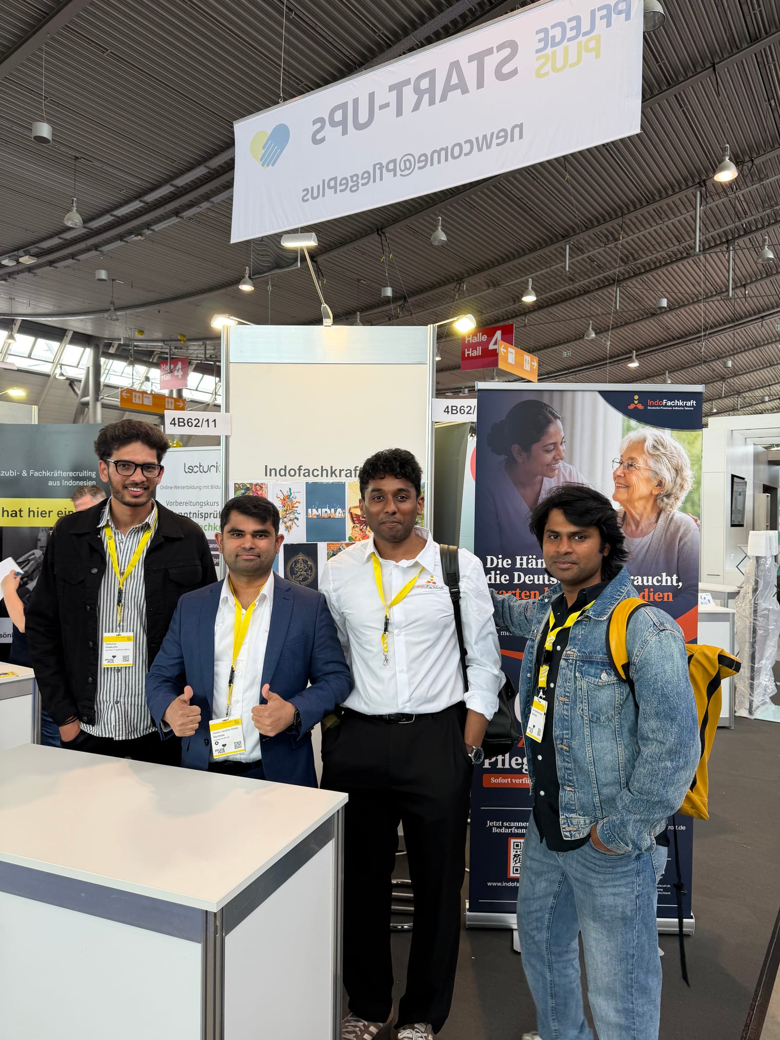 IndoFachkraft-Team am Messestand auf der Pflege Plus 2026 in Stuttgart